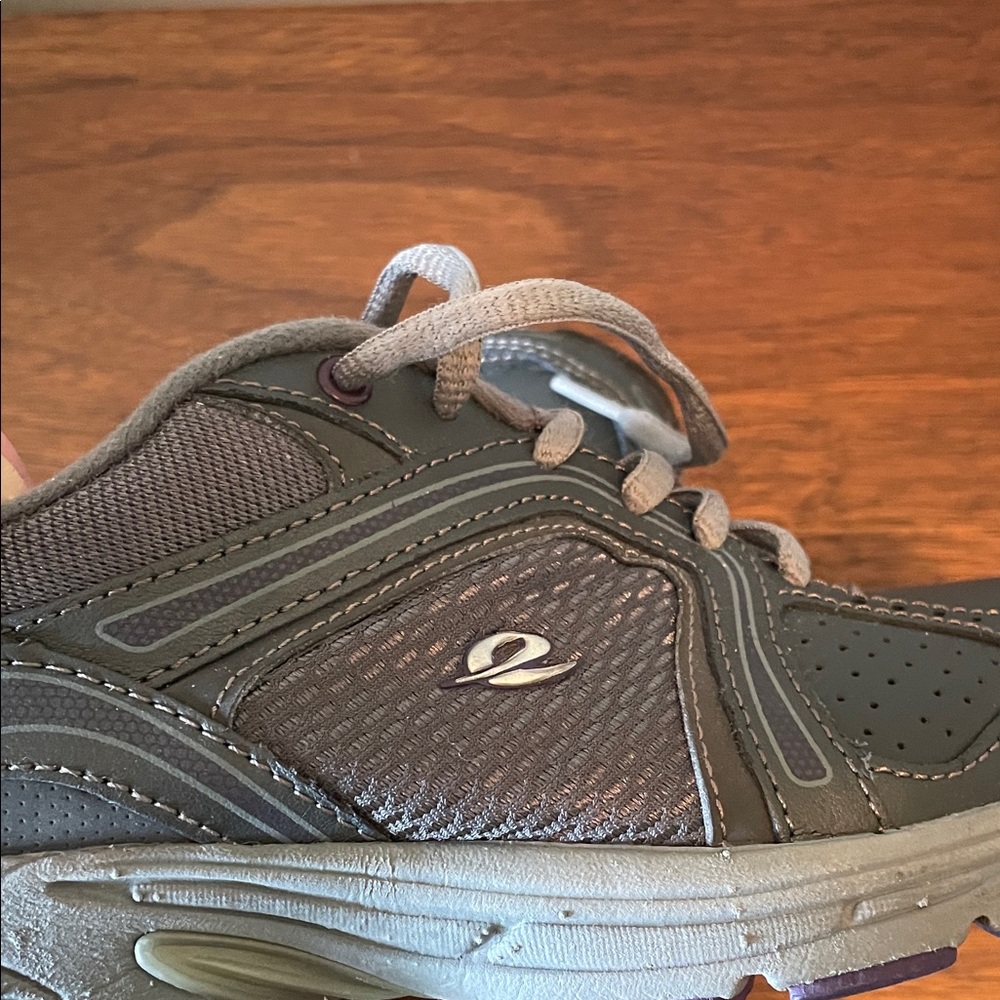 Easy Spirit Athletic Sneakers - Picture 9 of 9